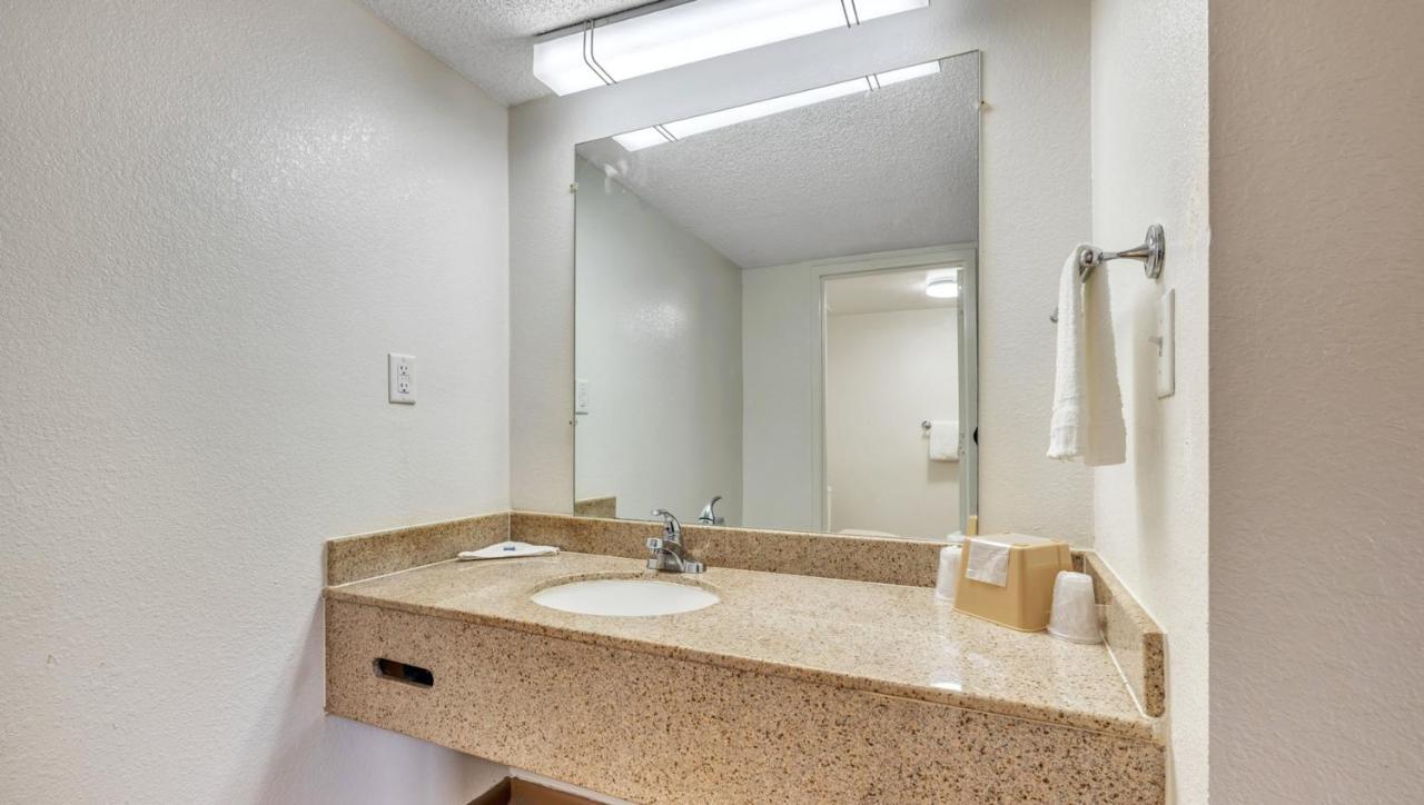 Studios And Suites 4 Less אמפוריה מראה חיצוני תמונה